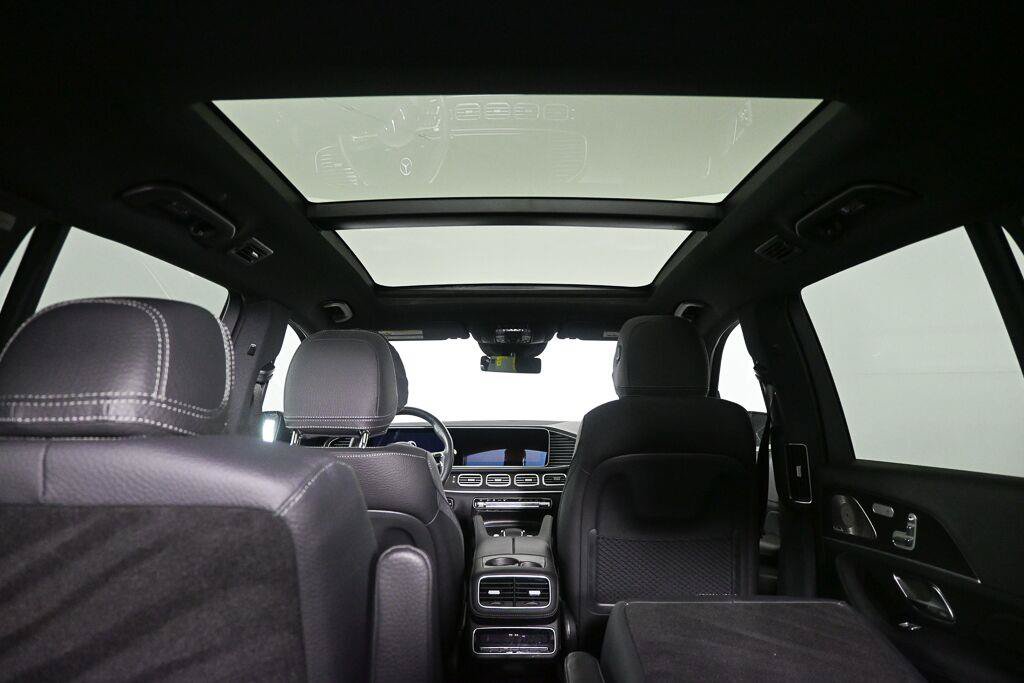 Used 2025 Mercedes-Benz GLS 580 4MATIC image 20