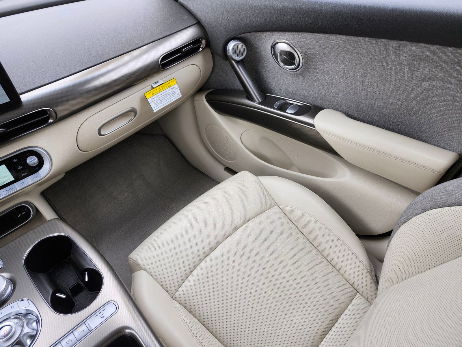 Used 2025 Genesis GV60 Advanced AWD/4WD image 15