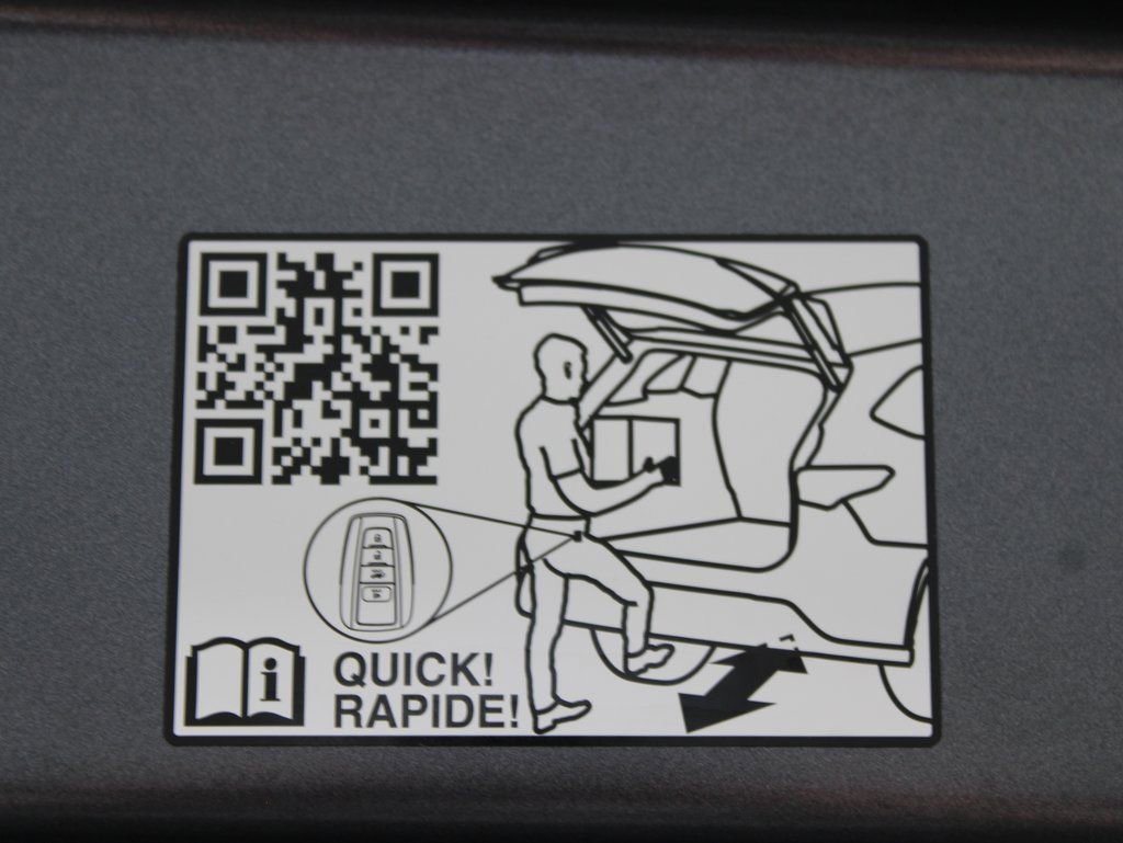 Used 2025 Toyota Sequoia Platinum image 39