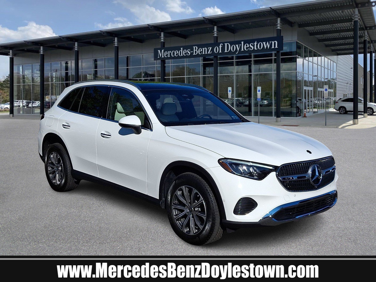 Certified 2026 Mercedes-Benz GLC 300 4MATIC image 1