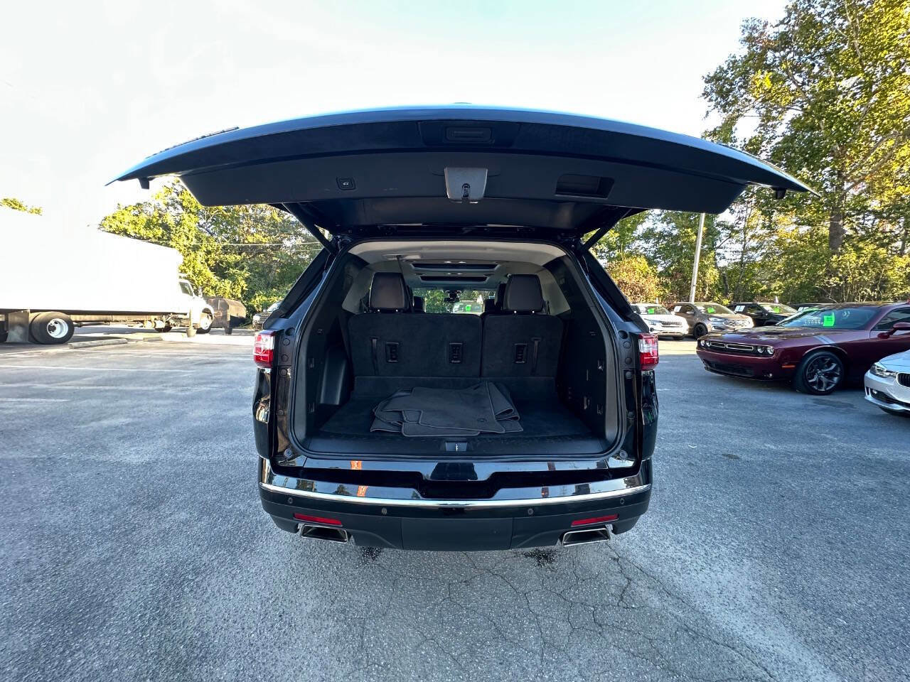 Used 2021 Chevrolet Traverse Premier image 23