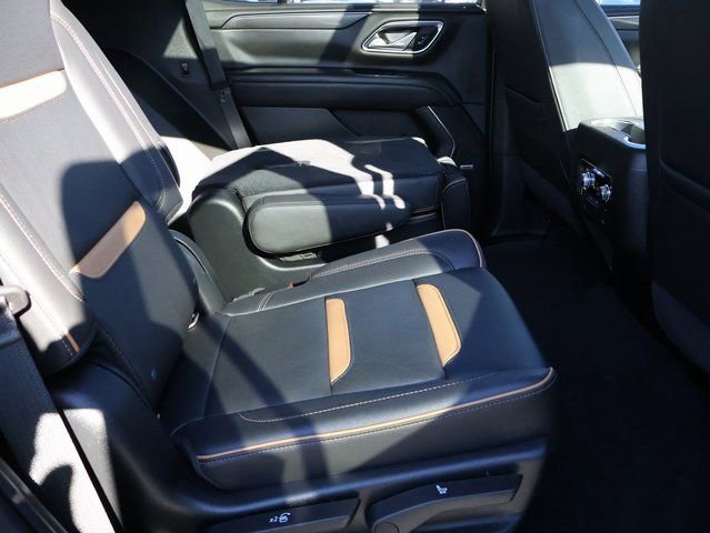 Used 2021 GMC Yukon AT4 w/ Technology Package image 16