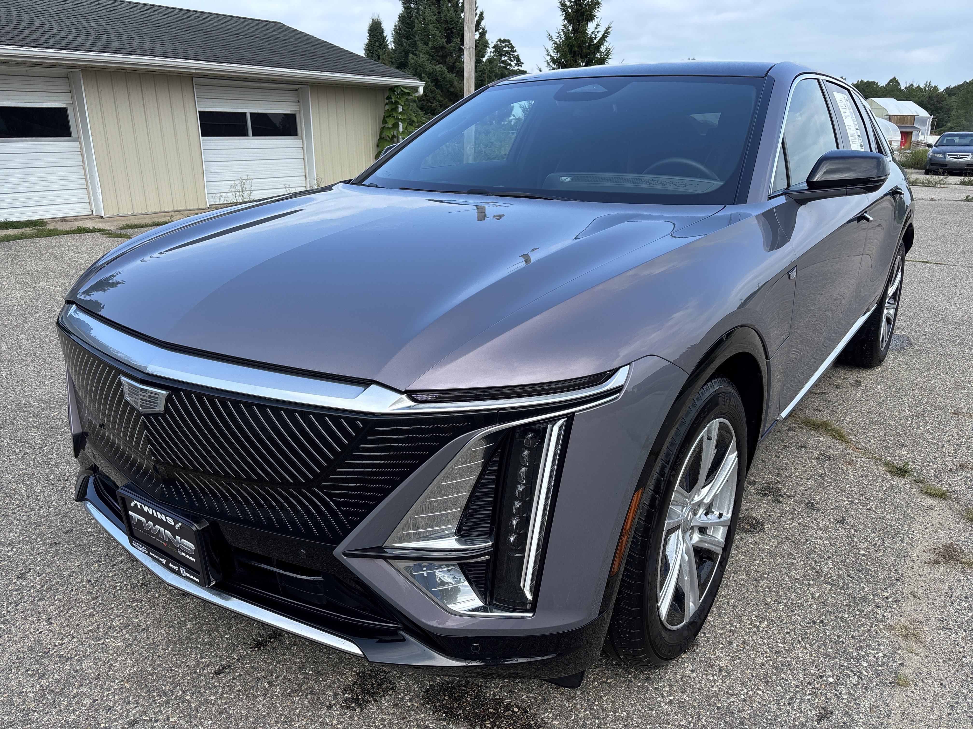 Used 2024 Cadillac Lyriq Tech AWD/4WD image 12