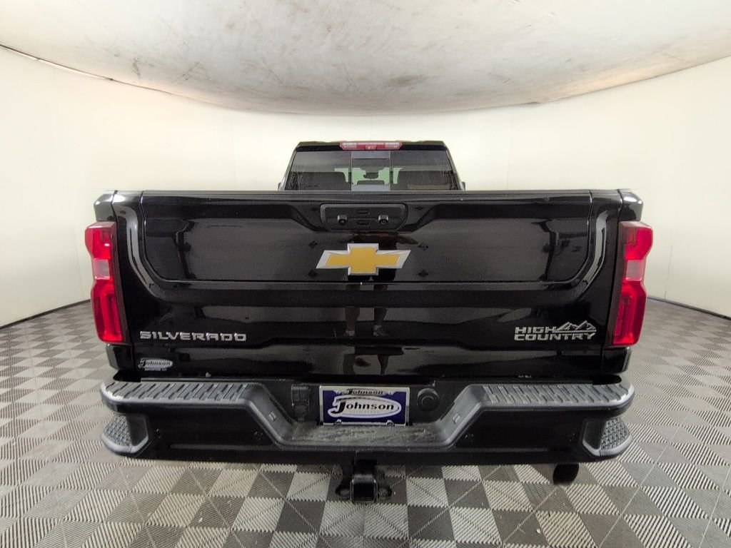 Used 2024 Chevrolet Silverado 3500 High Country w/ High Country Premium Package AWD/4WD image 6