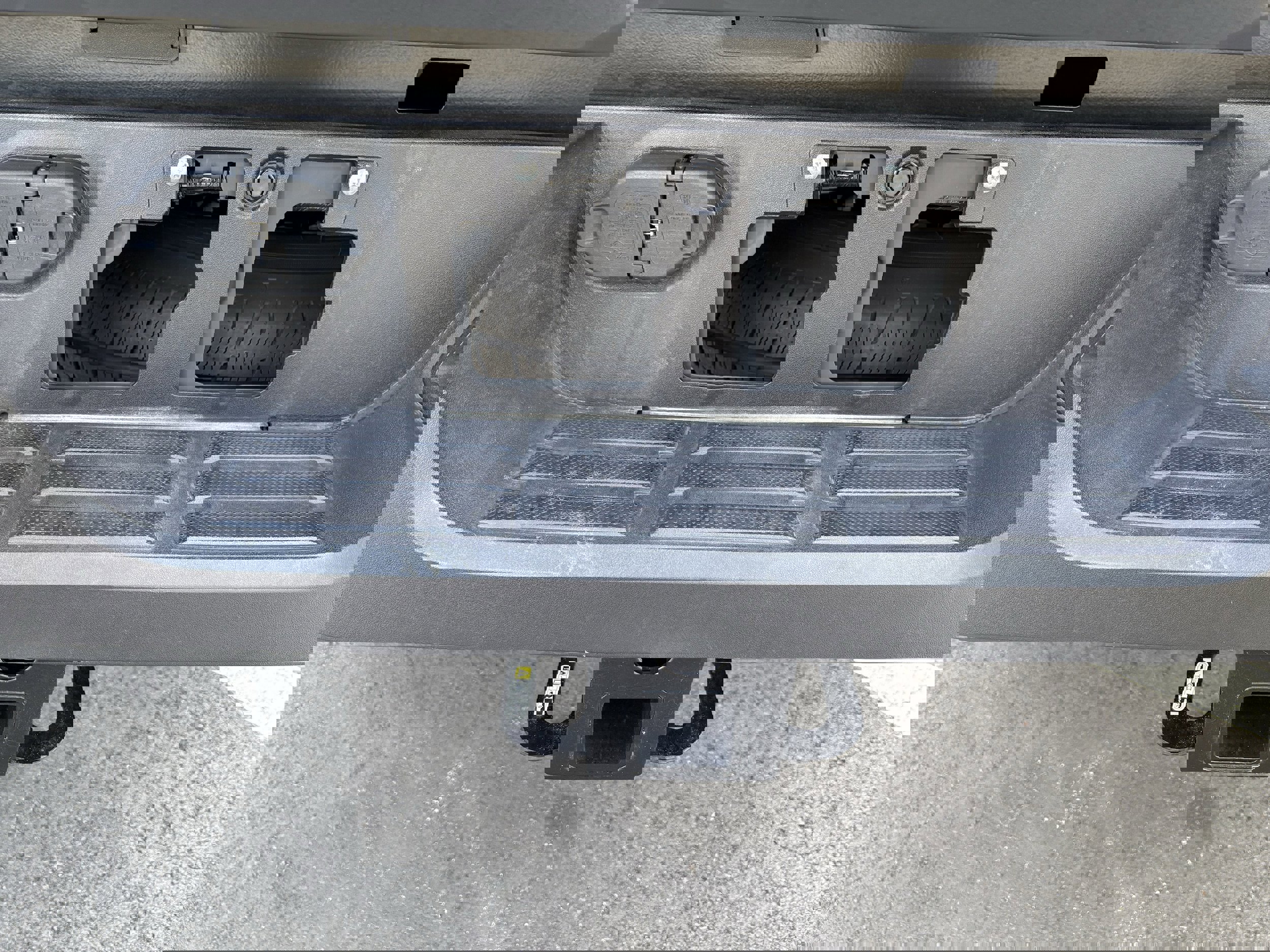 Used 2025 Toyota Tacoma SR5 AWD/4WD image 12