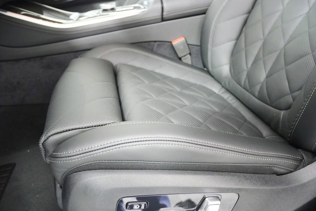 Used 2026 BMW X5 M60i image 11