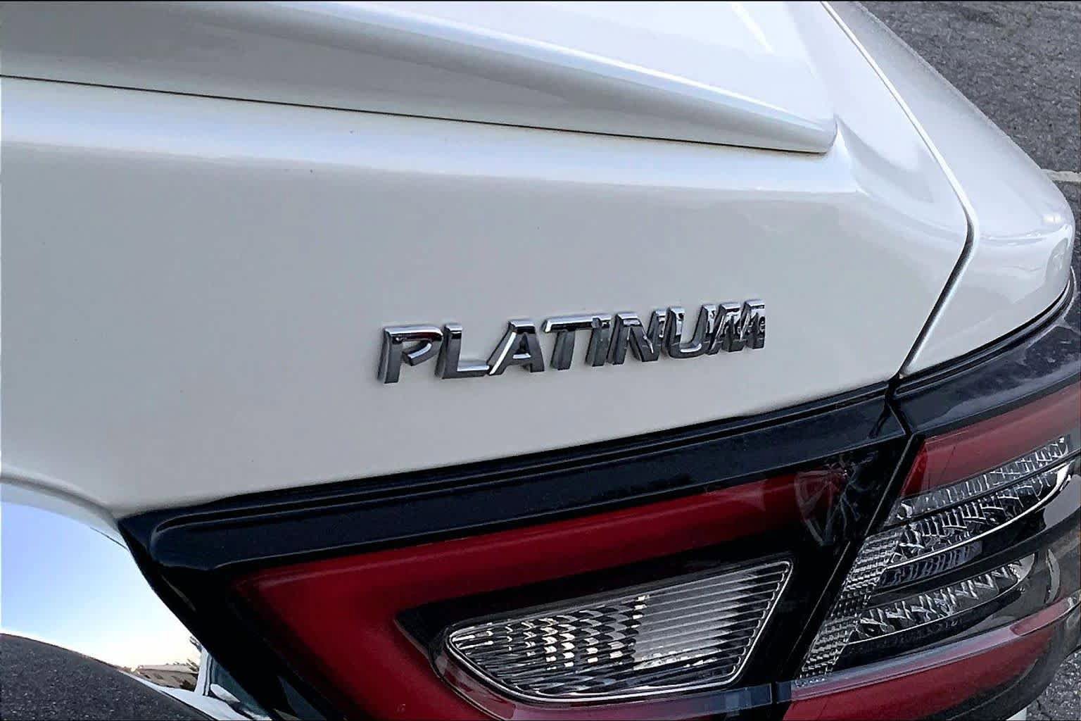 Used 2023 Nissan Maxima Platinum w/ Sport Mat Group FWD image 10