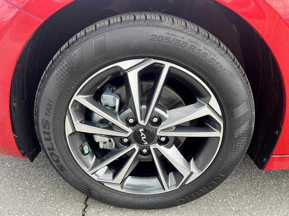 Used 2024 Kia Forte LXS w/ LXS Technology Package image 9