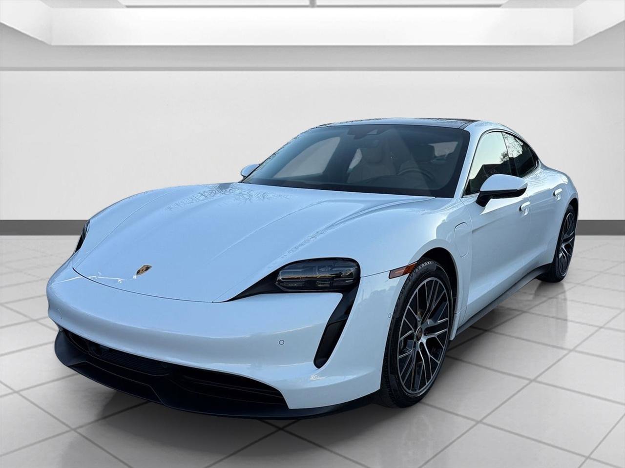 Used 2022 Porsche Taycan image 2