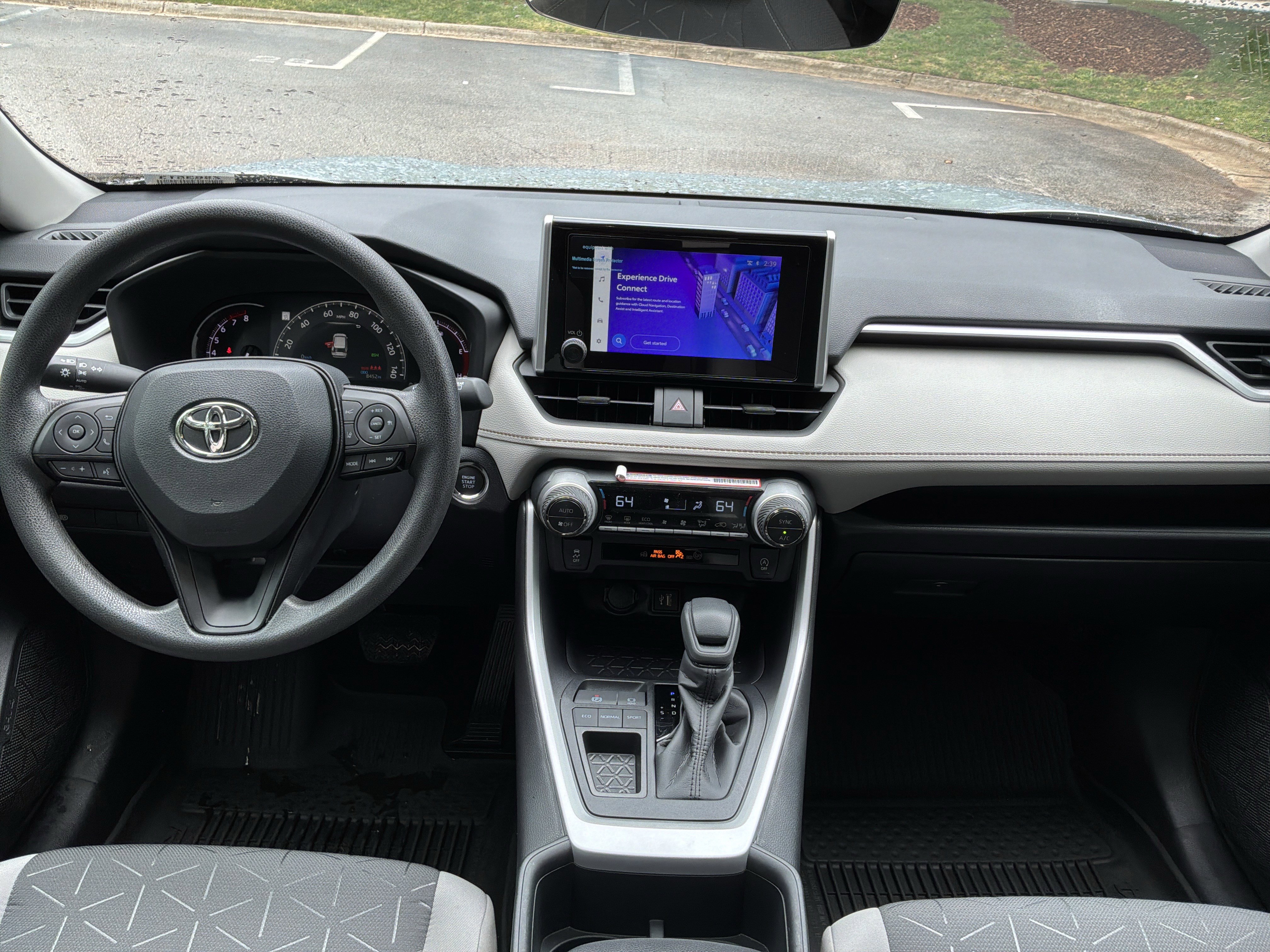 Used 2025 Toyota RAV4 XLE w/ Convenience Package FWD image 29