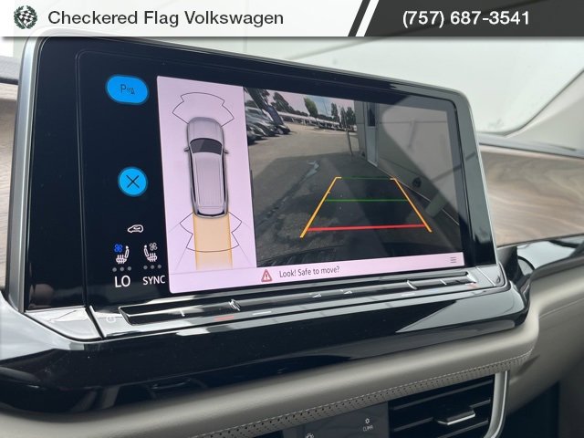 New 2025 Volkswagen Atlas SE image 7