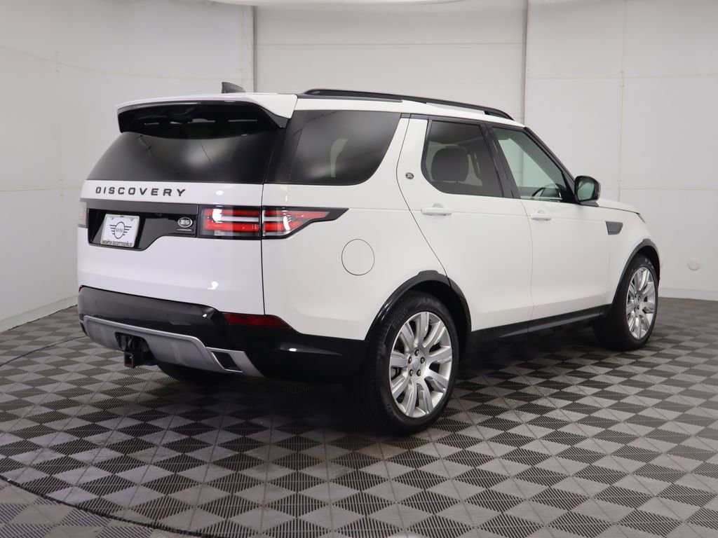 Used 2020 Land Rover Discovery Landmark image 5
