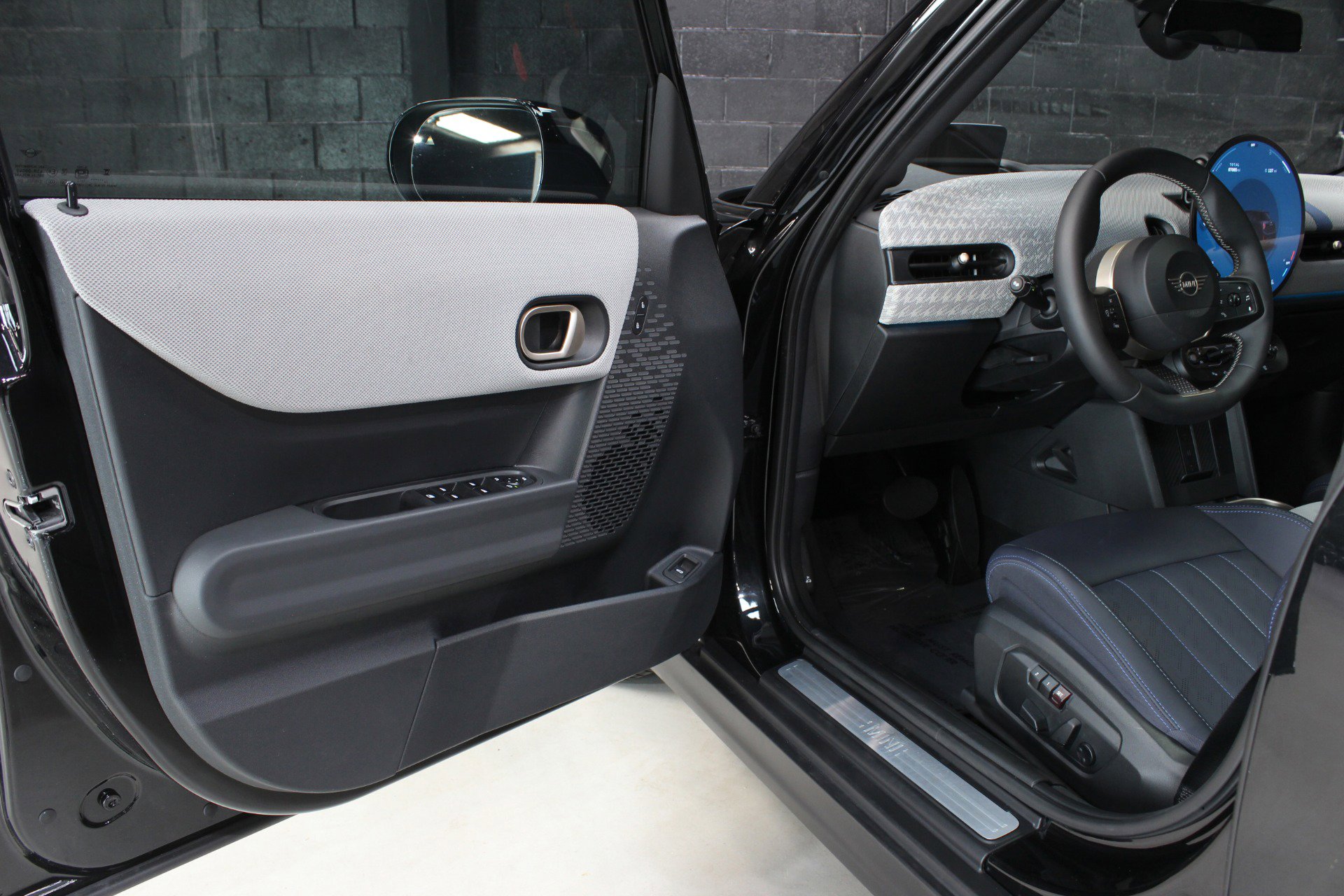 Used 2025 MINI Cooper S image 24