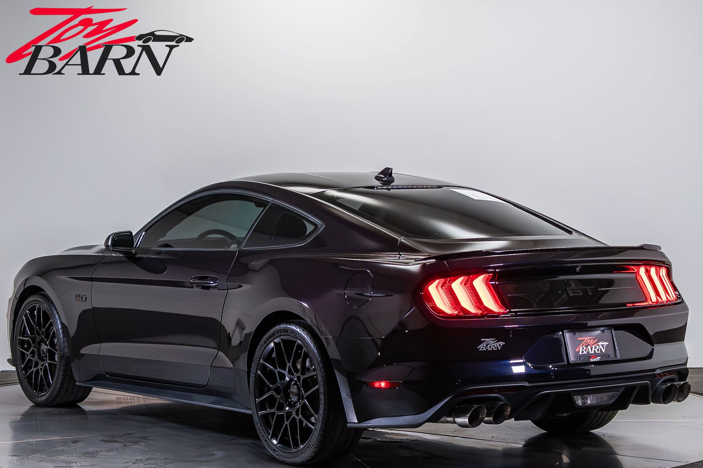 Used 2023 Ford Mustang GT RWD image 3