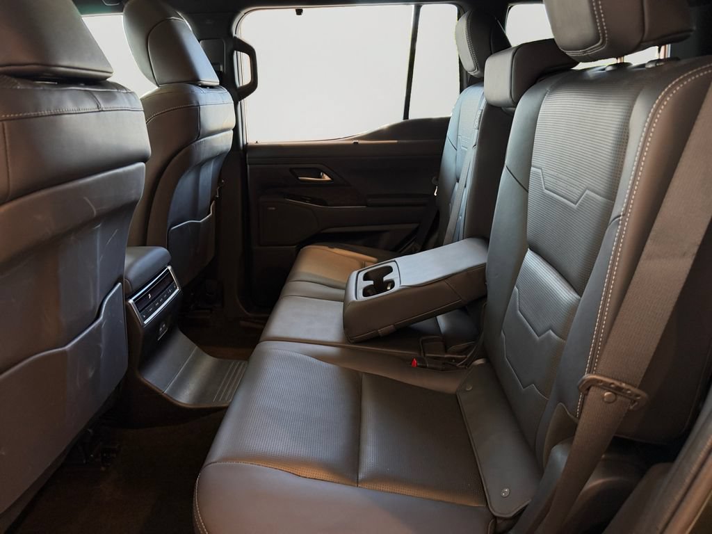 Used 2024 Lexus GX 550 w/ Accessory Package (2T) AWD/4WD image 12