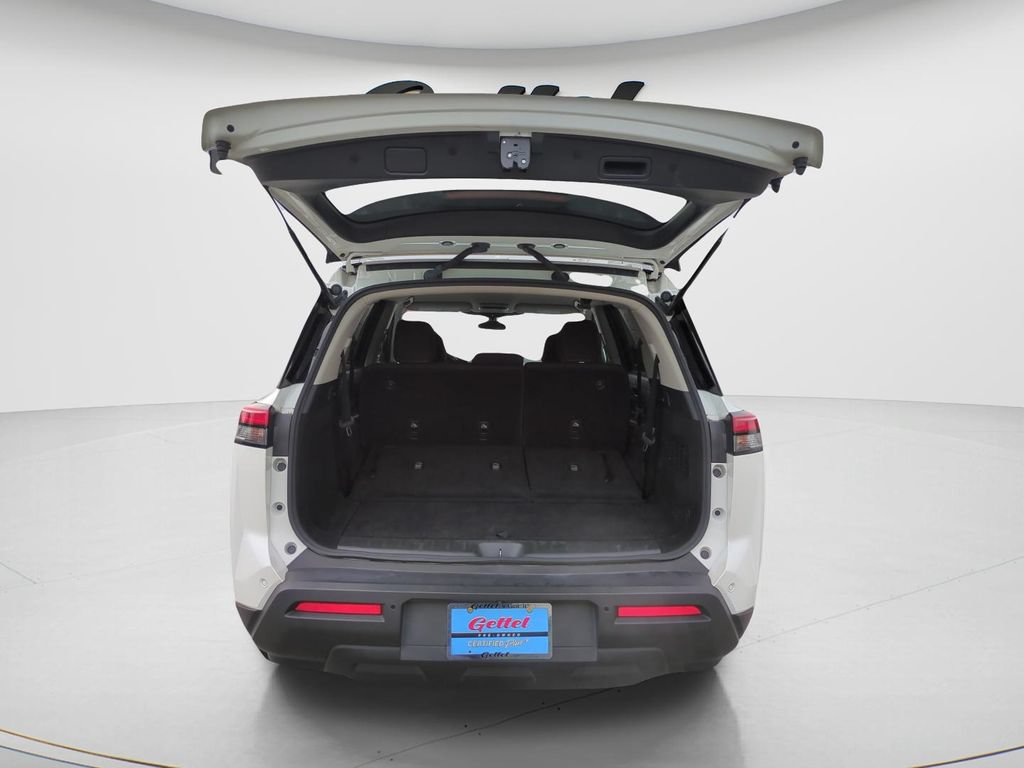 Certified 2024 Nissan Pathfinder SV FWD image 10