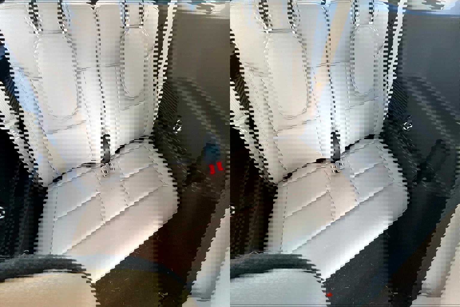 Used 2023 Ford Explorer Limited image 19