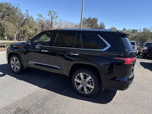 Used 2025 Toyota Sequoia Capstone image 4