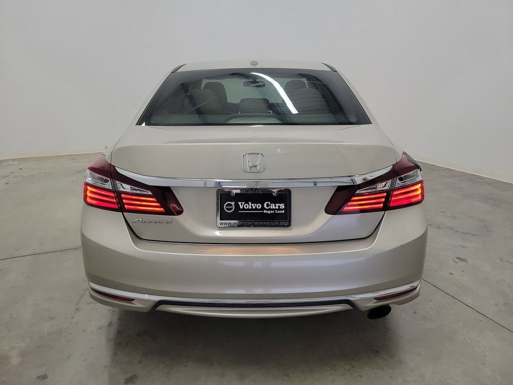 Used 2017 Honda Accord EX image 5