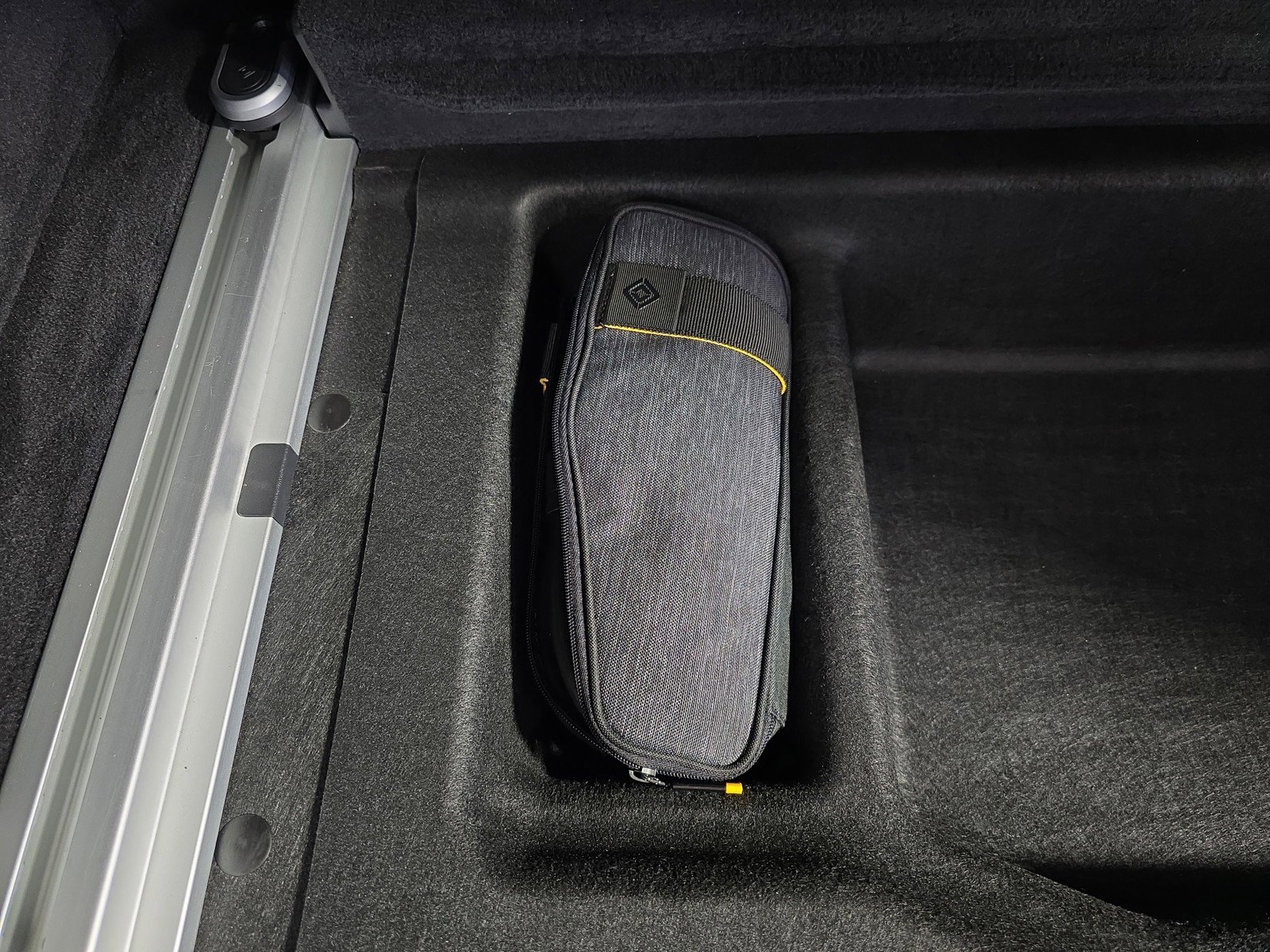 Used 2022 Rivian R1S Launch Edition AWD/4WD image 34