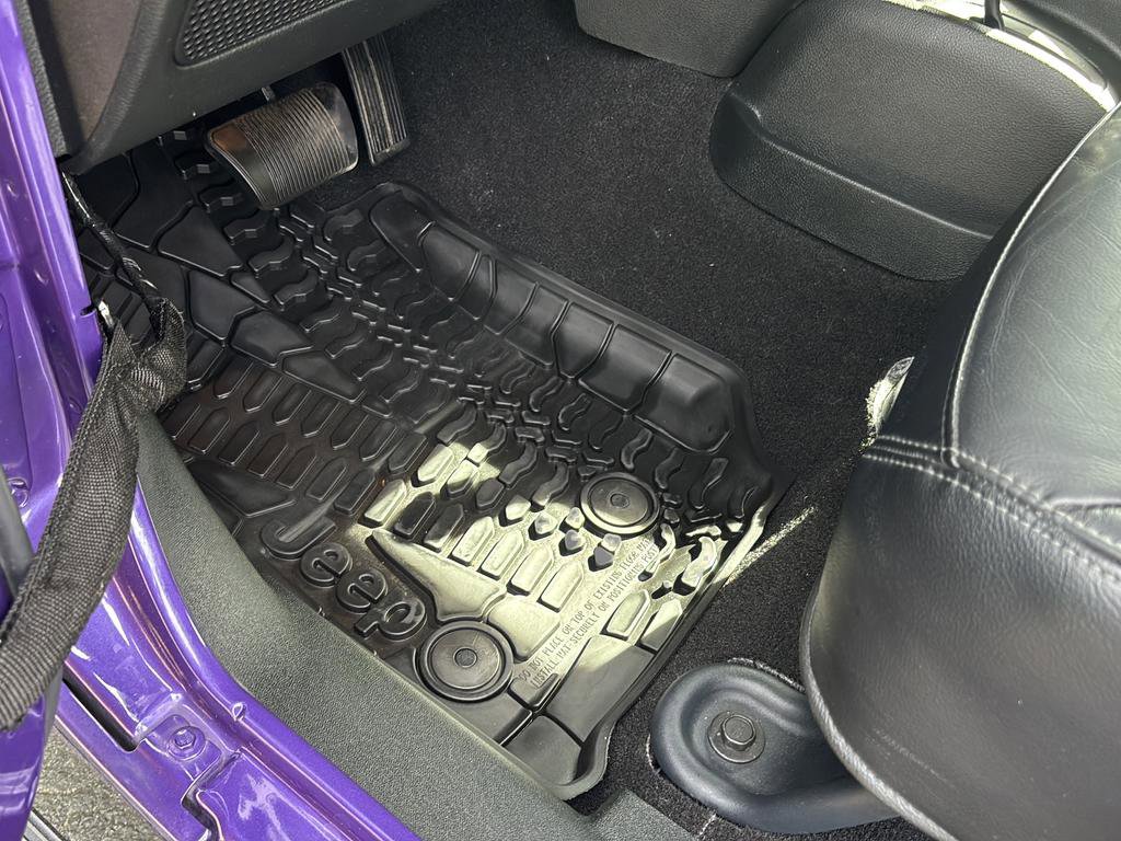 Used 2018 Jeep Wrangler Unlimited Sahara image 17