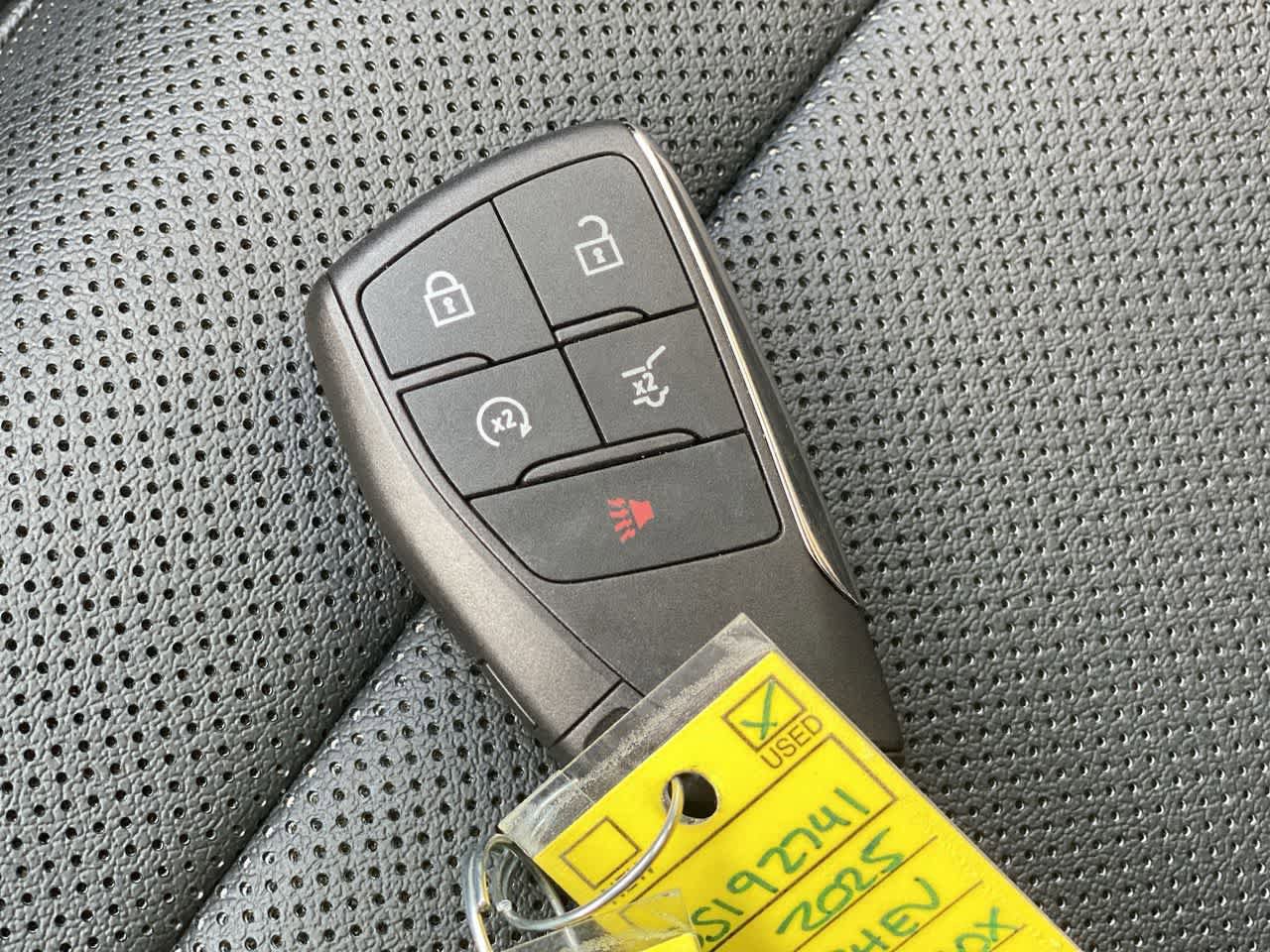 Used 2025 Chevrolet Equinox EV LT w/ LPO, All-Weather Mat Package FWD image 27