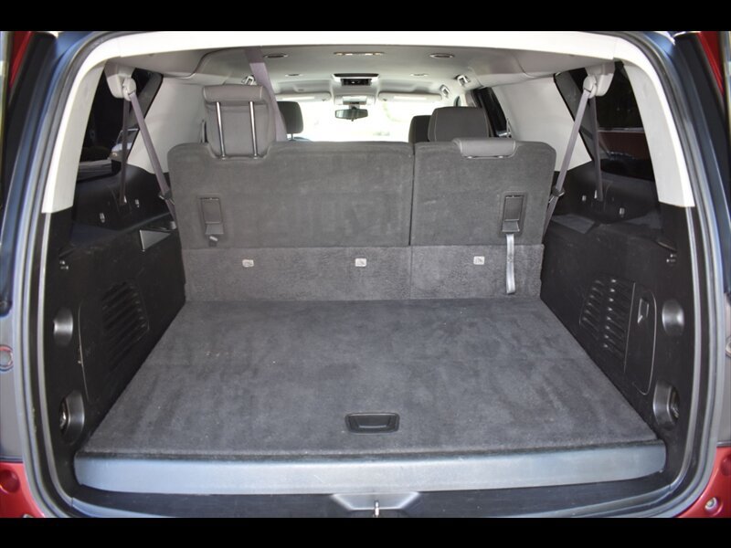 Used 2017 Chevrolet Suburban LS RWD image 26