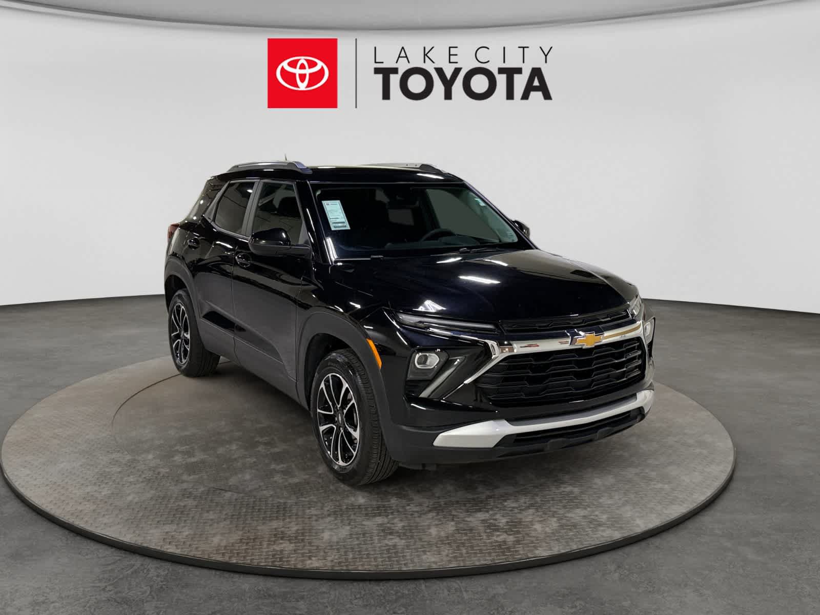 Used 2025 Chevrolet TrailBlazer LT AWD/4WD image 13