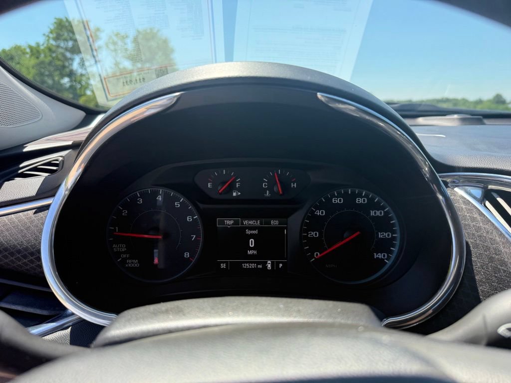 Used 2018 Chevrolet Malibu LT FWD image 34