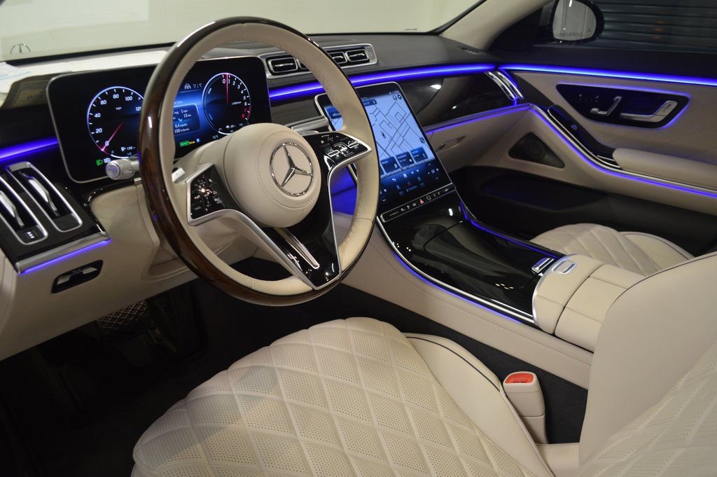 Used 2024 Mercedes-Benz S 580e 4MATIC Sedan image 4