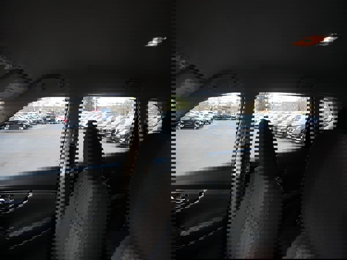 Used 2017 Nissan Rogue S image 11