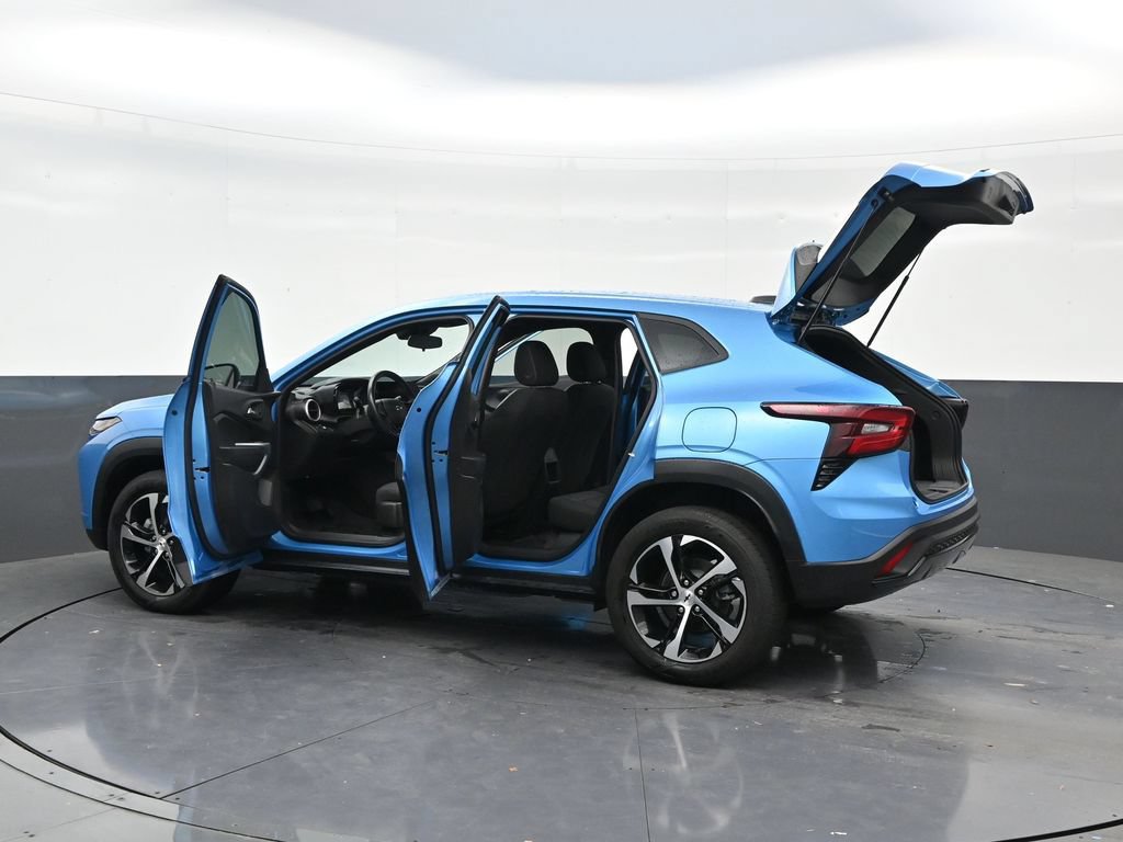 Used 2025 Chevrolet Trax RS FWD image 30