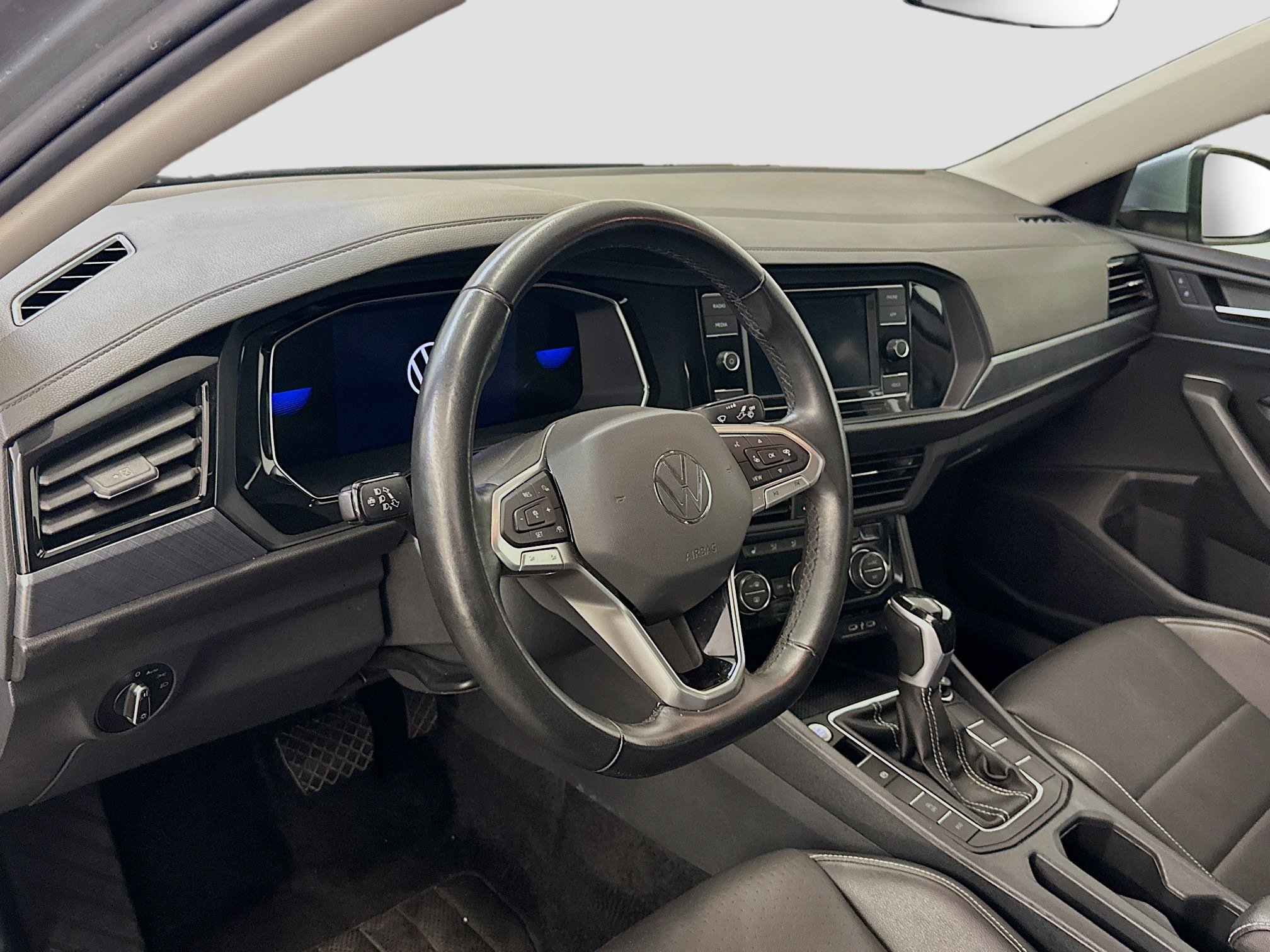 Used 2024 Volkswagen Jetta SE FWD image 18