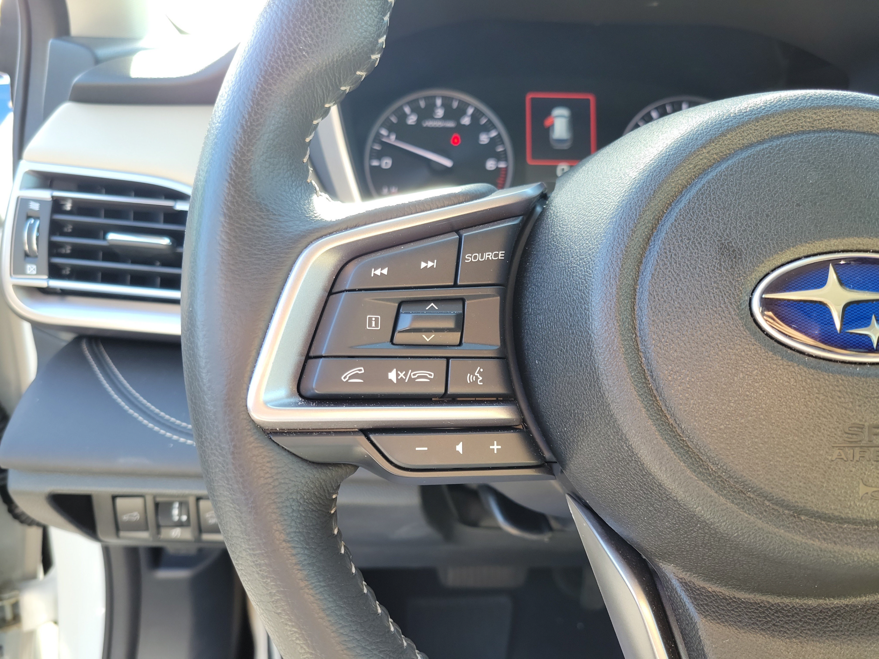 Used 2025 Subaru Outback Limited XT w/ Popular Package #2 AWD/4WD image 9