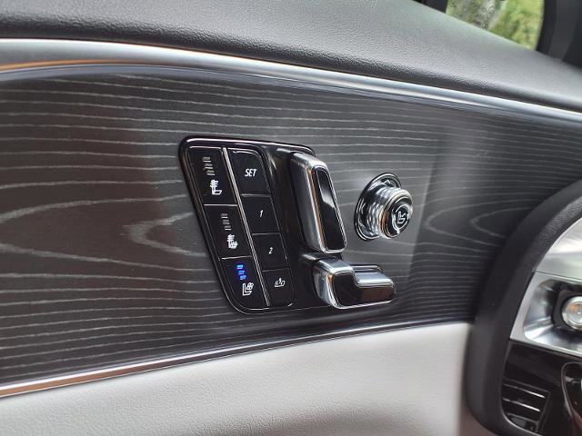 New 2026 Cadillac Lyriq Signature Sport w/ LPO, Floor Liner Package RWD image 20