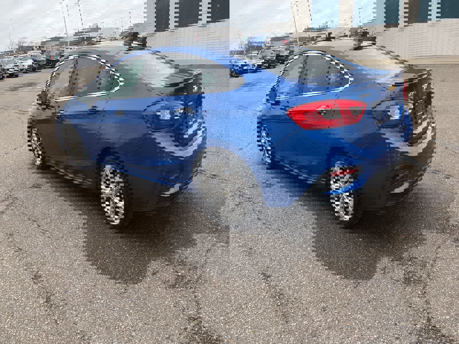 Used 2017 Chevrolet Cruze Premier FWD image 10