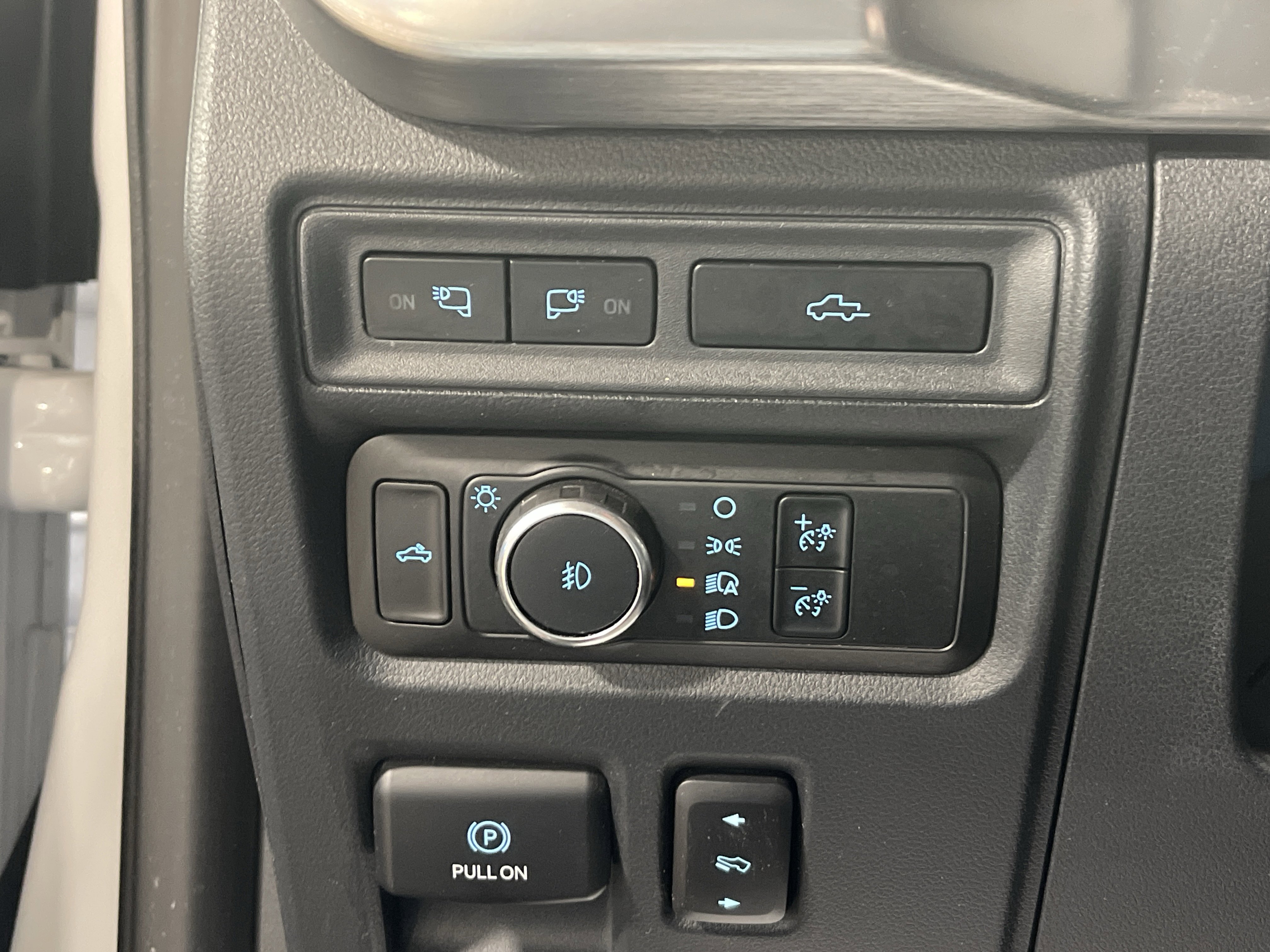 Used 2022 Ford F150 Lariat w/ Equipment Group 501A Mid image 21