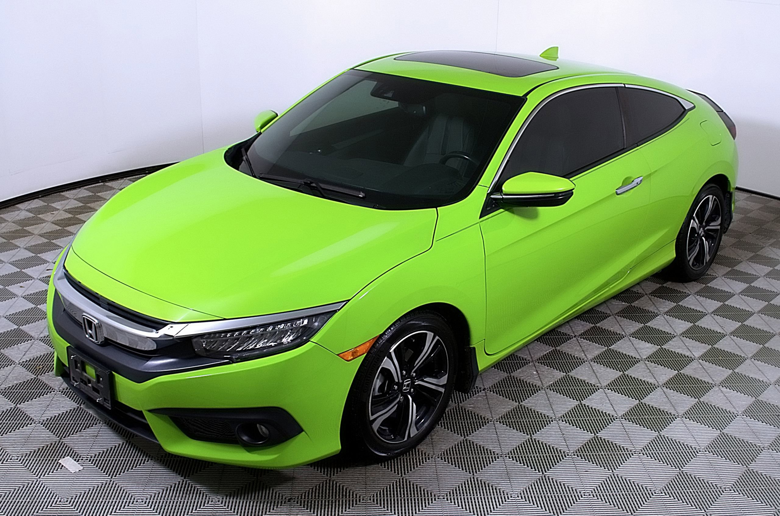 Used 2016 Honda Civic Touring image 3