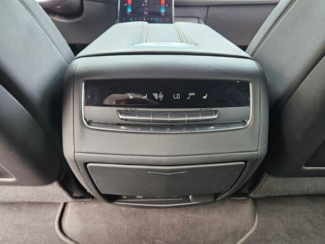 Certified 2025 Cadillac Escalade Premium Luxury AWD/4WD image 12