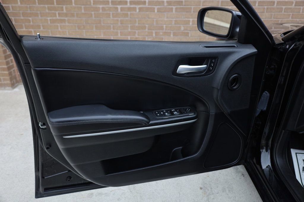Used 2022 Dodge Charger SXT w/ Leather Interior Group image 12