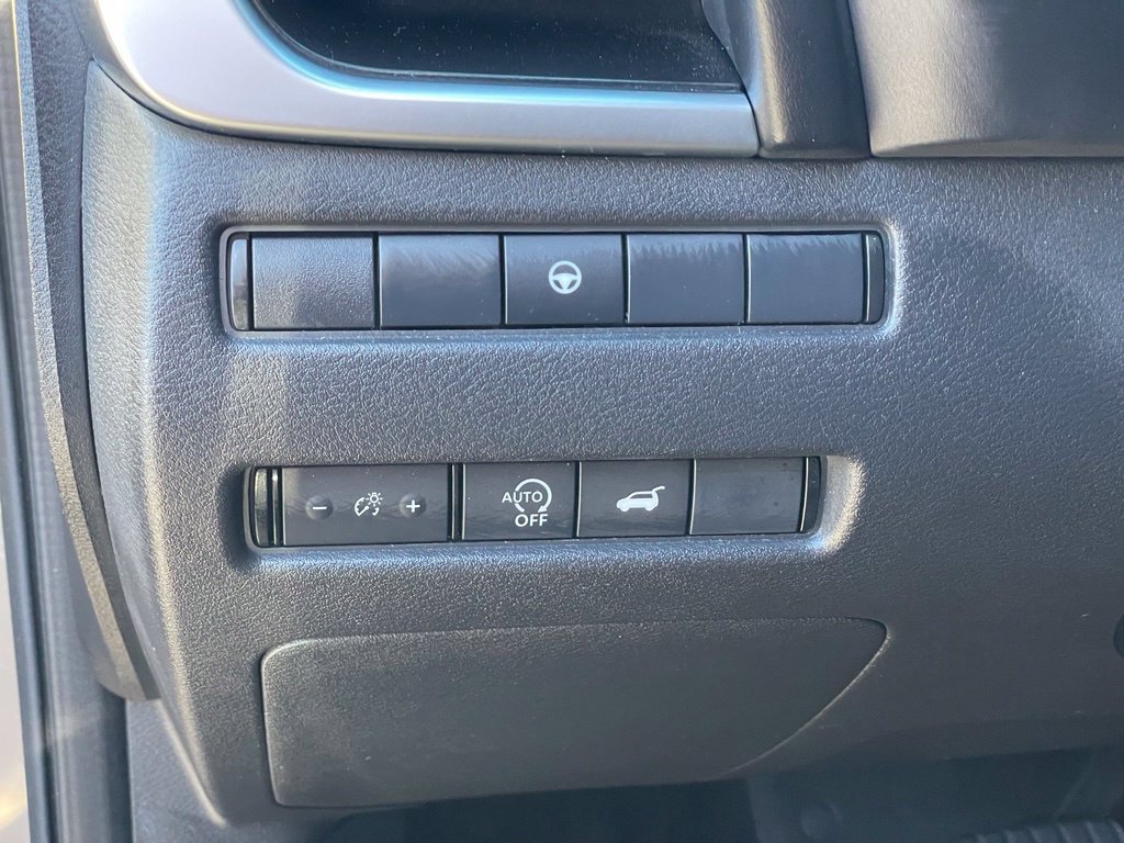 Certified 2025 Nissan Rogue SV AWD/4WD image 16