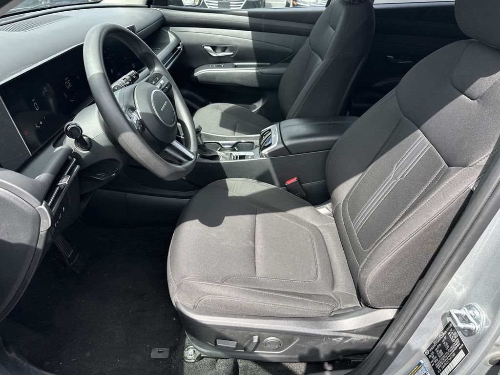 Used 2025 Hyundai Tucson SEL FWD image 19