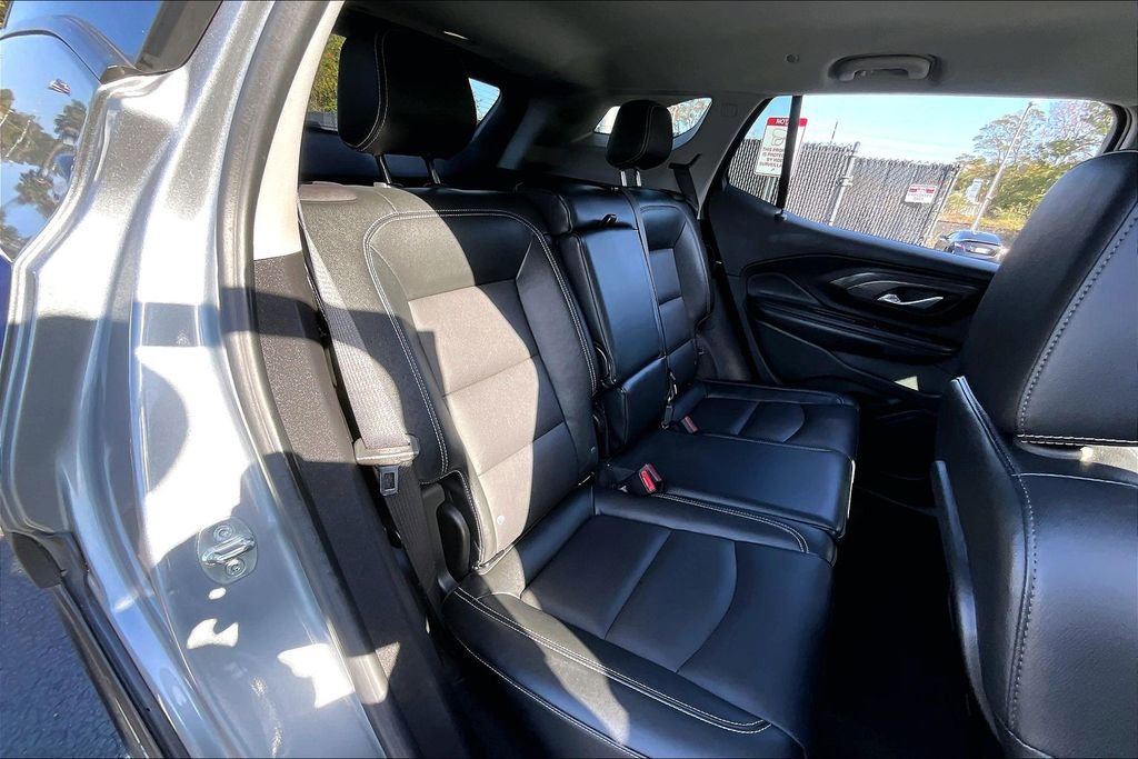 Used 2023 GMC Terrain SLT image 24