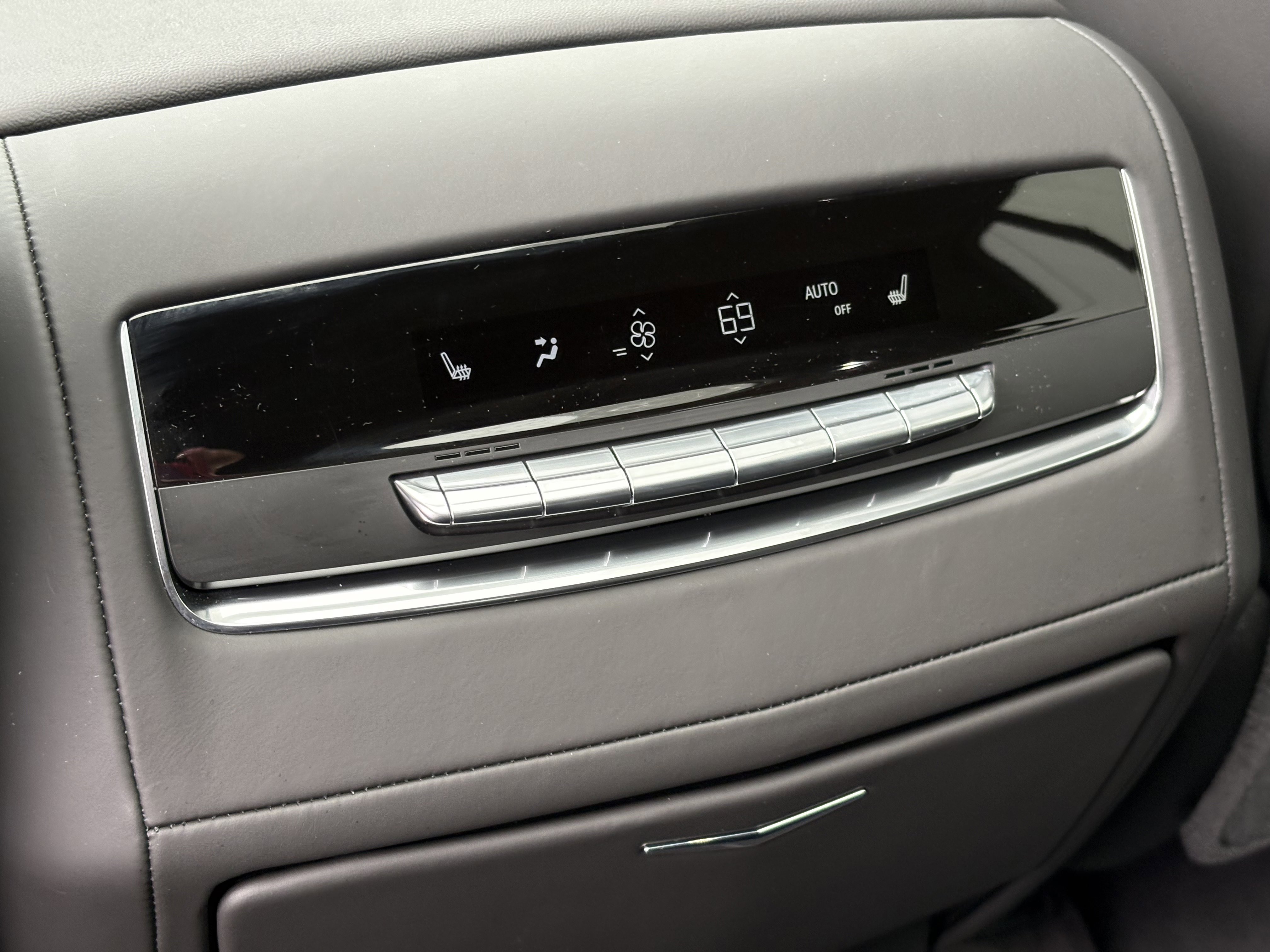 Used 2025 Cadillac Escalade V image 16