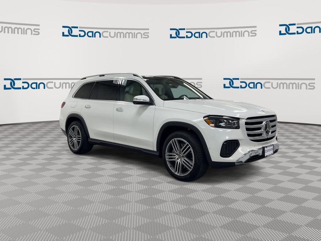 Used 2025 Mercedes-Benz GLS 450 4MATIC image 2