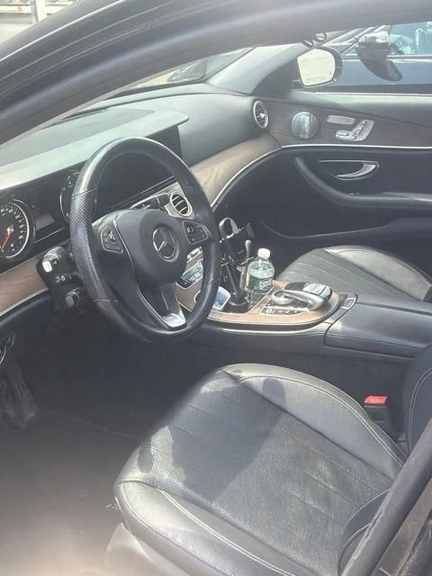 Used 2018 Mercedes-Benz E 300 4MATIC image 3