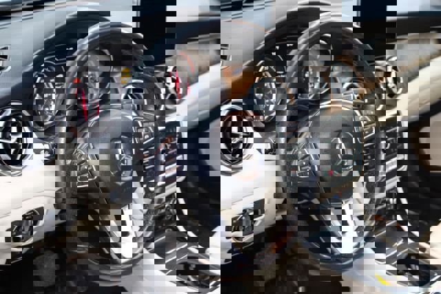 Used 2018 Mercedes-Benz GLA 250 4MATIC image 11