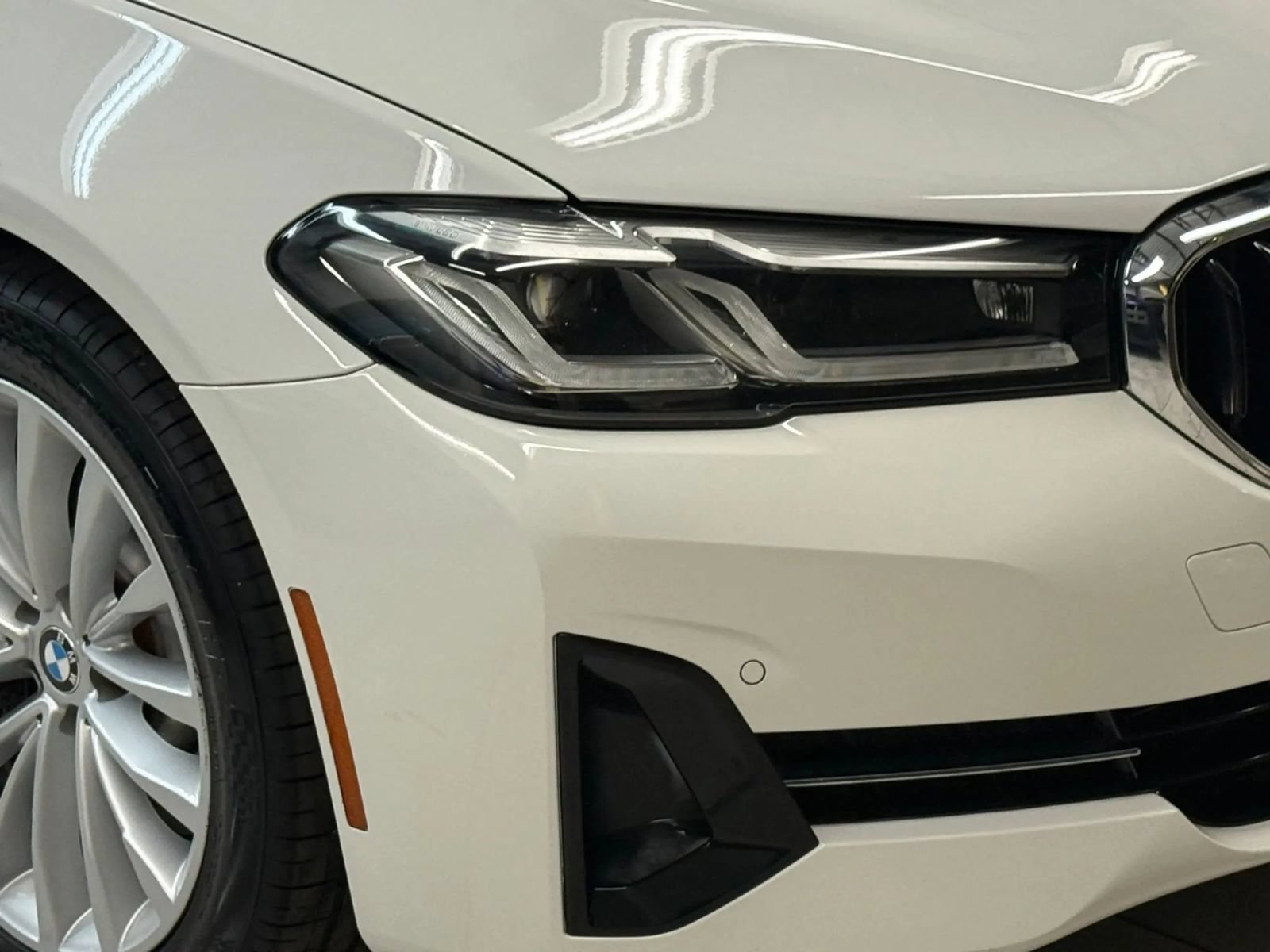 Used 2021 BMW 530i w/ Convenience Package RWD image 6