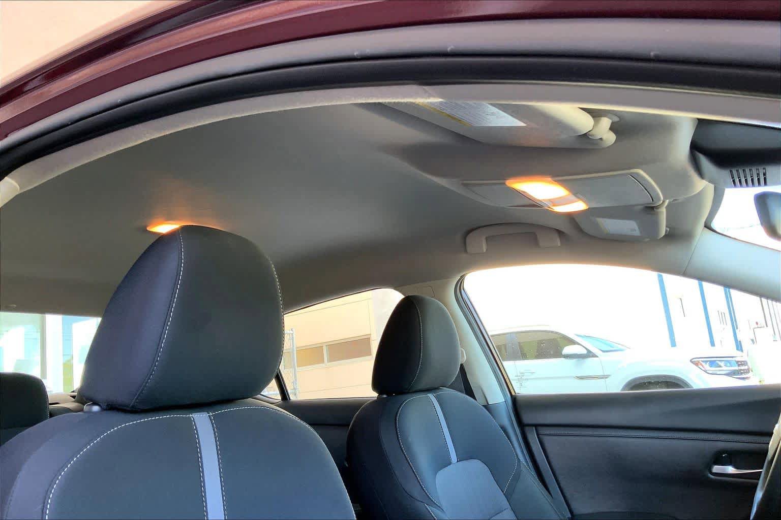 Used 2025 Nissan Sentra SV w/ Trunk Package FWD image 15