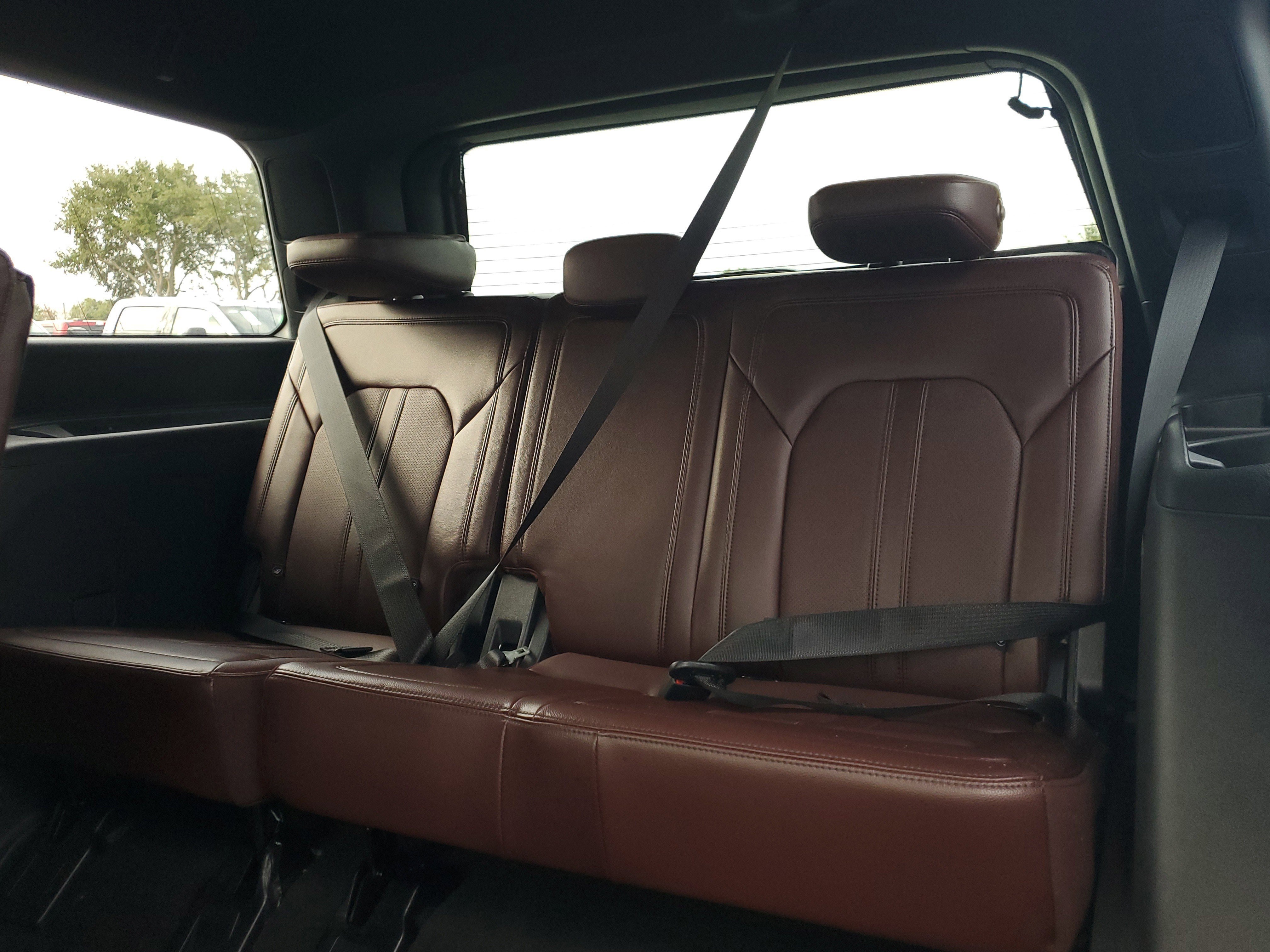 Used 2024 Ford Expedition Limited image 13